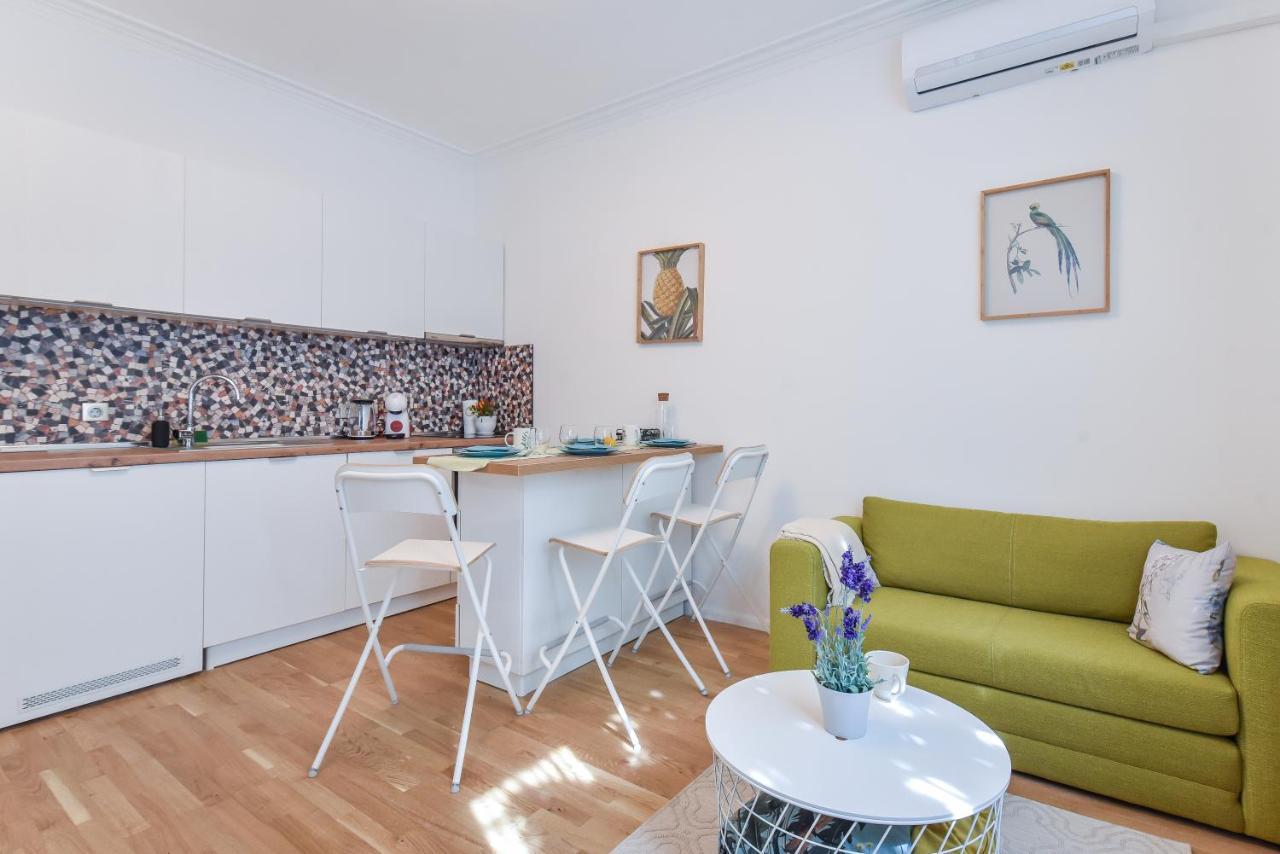 Appartamento Cosy & Renovated 2Bd Flat Near Vitoshka By Flat Mаnager Sofia Esterno foto