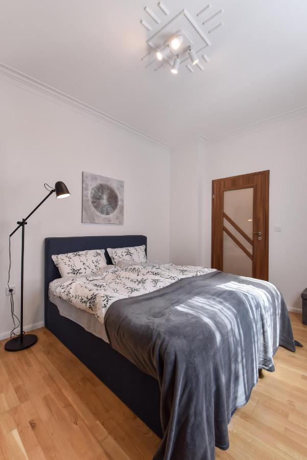 Appartamento Cosy & Renovated 2Bd Flat Near Vitoshka By Flat Mаnager Sofia Esterno foto